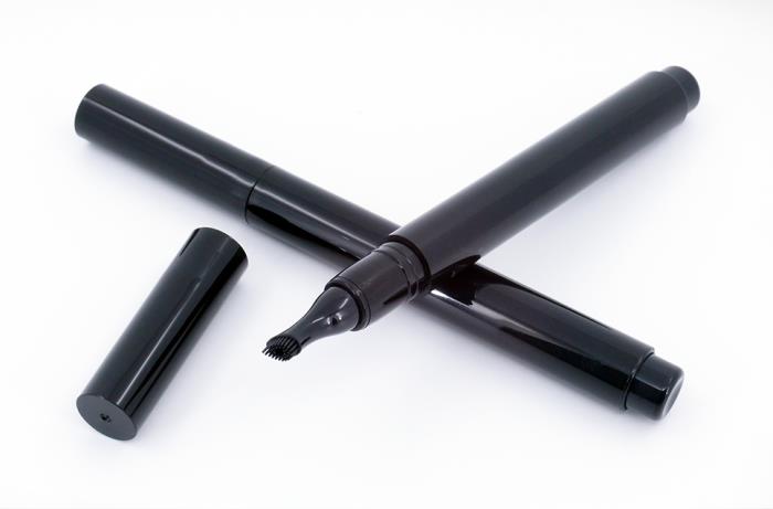 Make up with brush applicator
